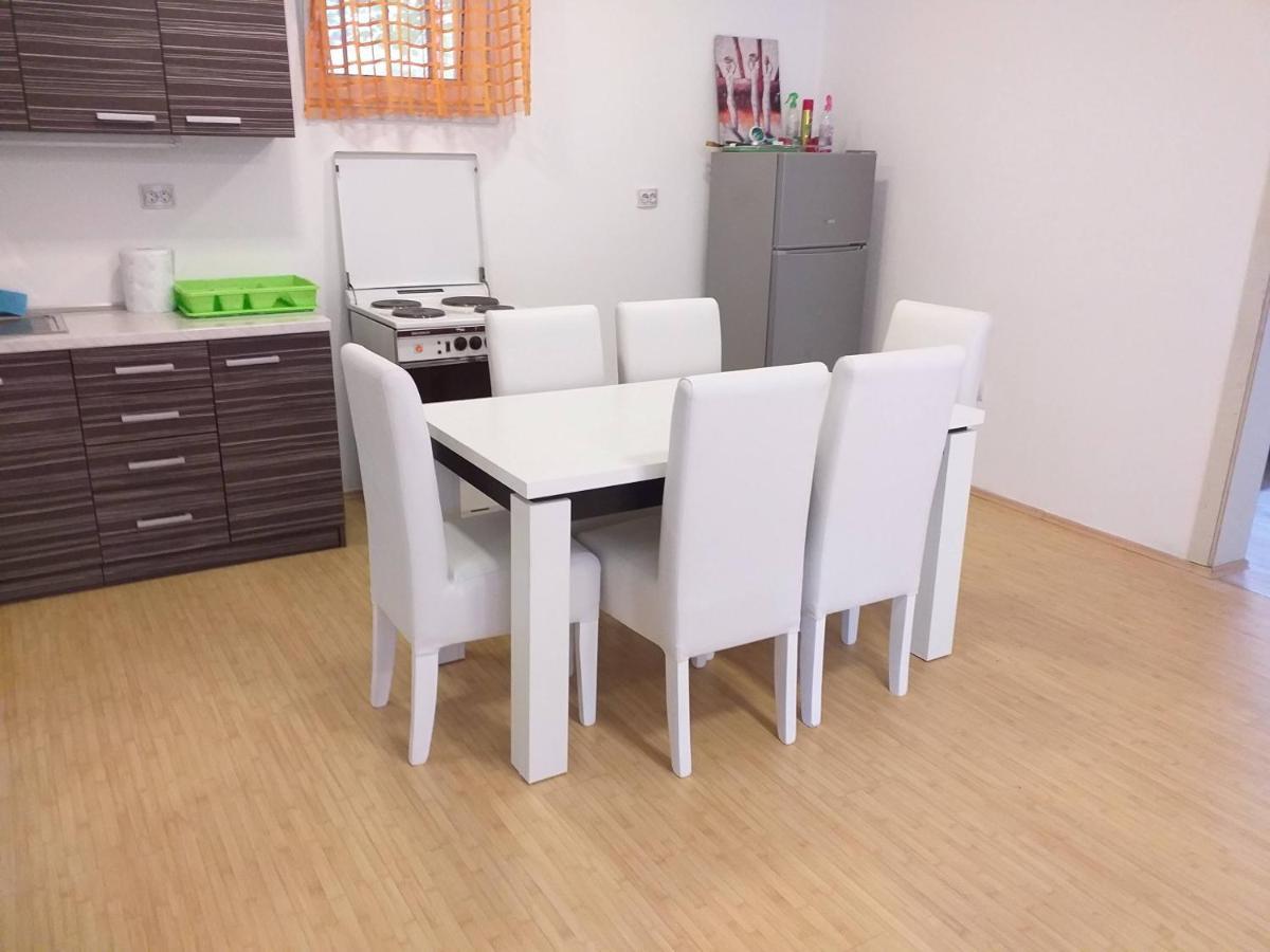 Apartmani Grza Paraćin Exterior foto